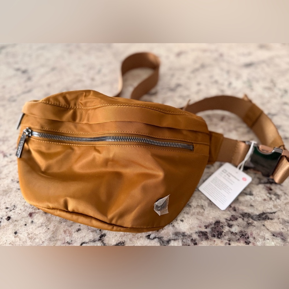 NWT Lululemon City Adventurer belt bag - burnt caramel